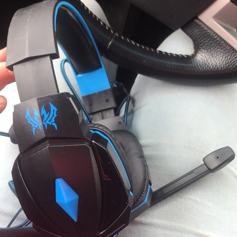 Game headset
